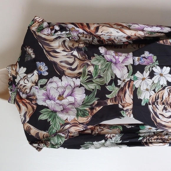 H&M Floral Tiger Ruffled Button Front High Neck Midi Dress 2 Black   50OFF3 - Picture 5 of 9